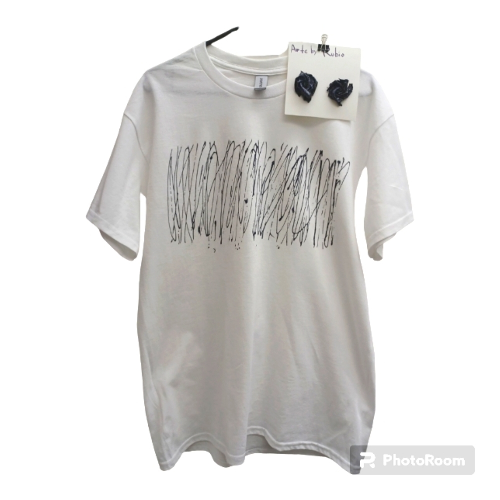 Set of Handpainted T-Shirt Large & Handcrafted stud earrings Black